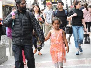 Street Photography WorldwideVivian Meier & Annie Liebowitz Eat Your Heart Out