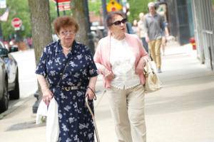 Street Photography WorldwideVivian Meier & Annie Liebowitz Eat Your Heart Out